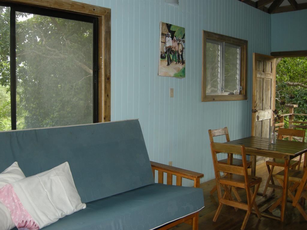 Apartments Chez Milady Utila Pokoj fotografie