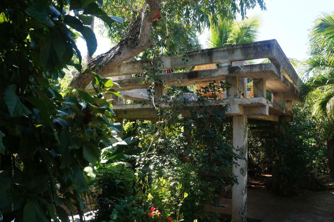 Apartments Chez Milady Utila Exteriér fotografie